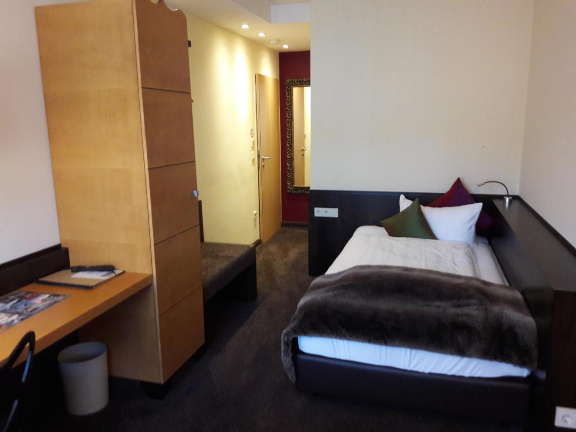 Hotel Post Бургхаузен Екстериор снимка