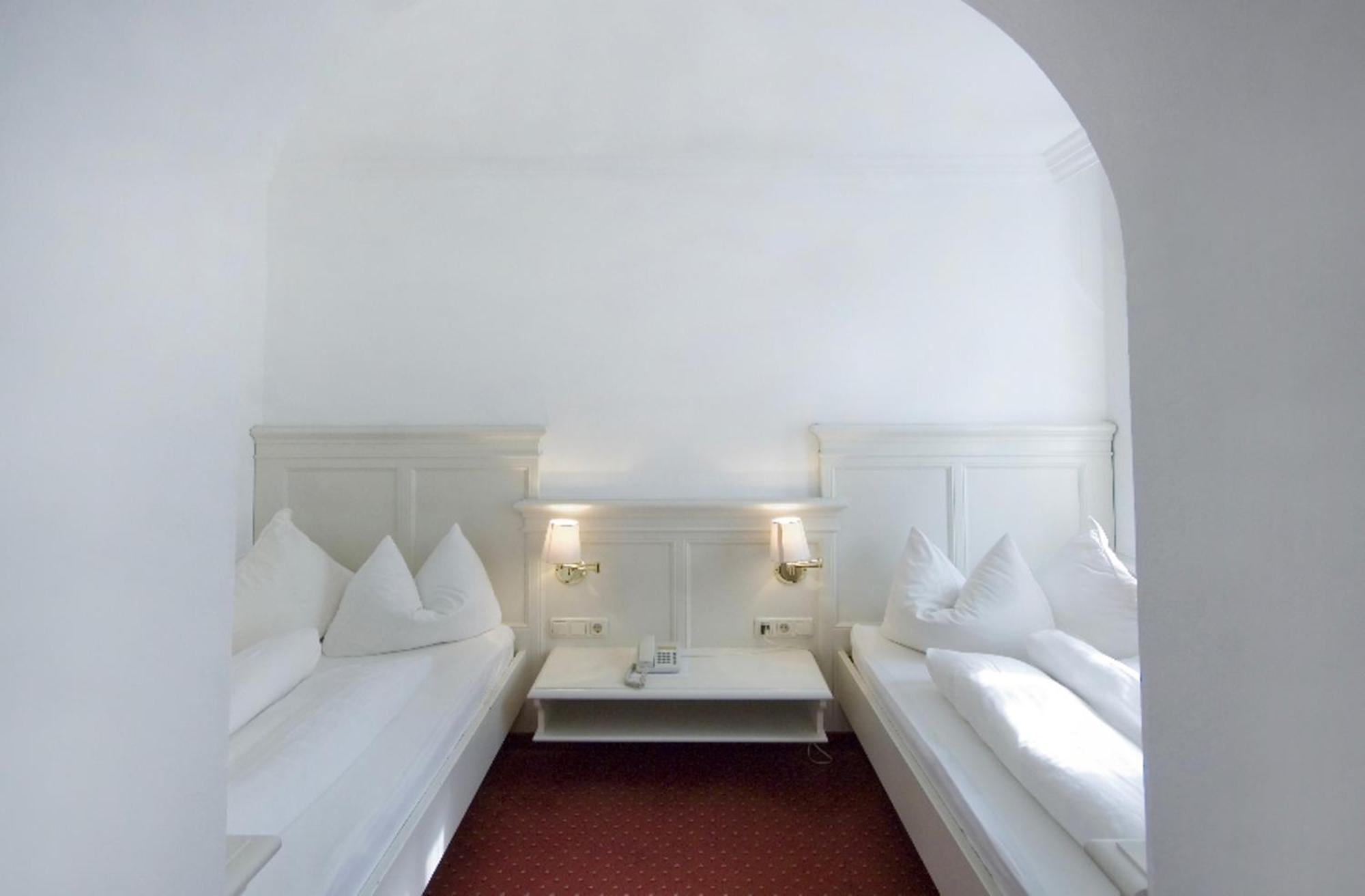 Hotel Post Бургхаузен Екстериор снимка