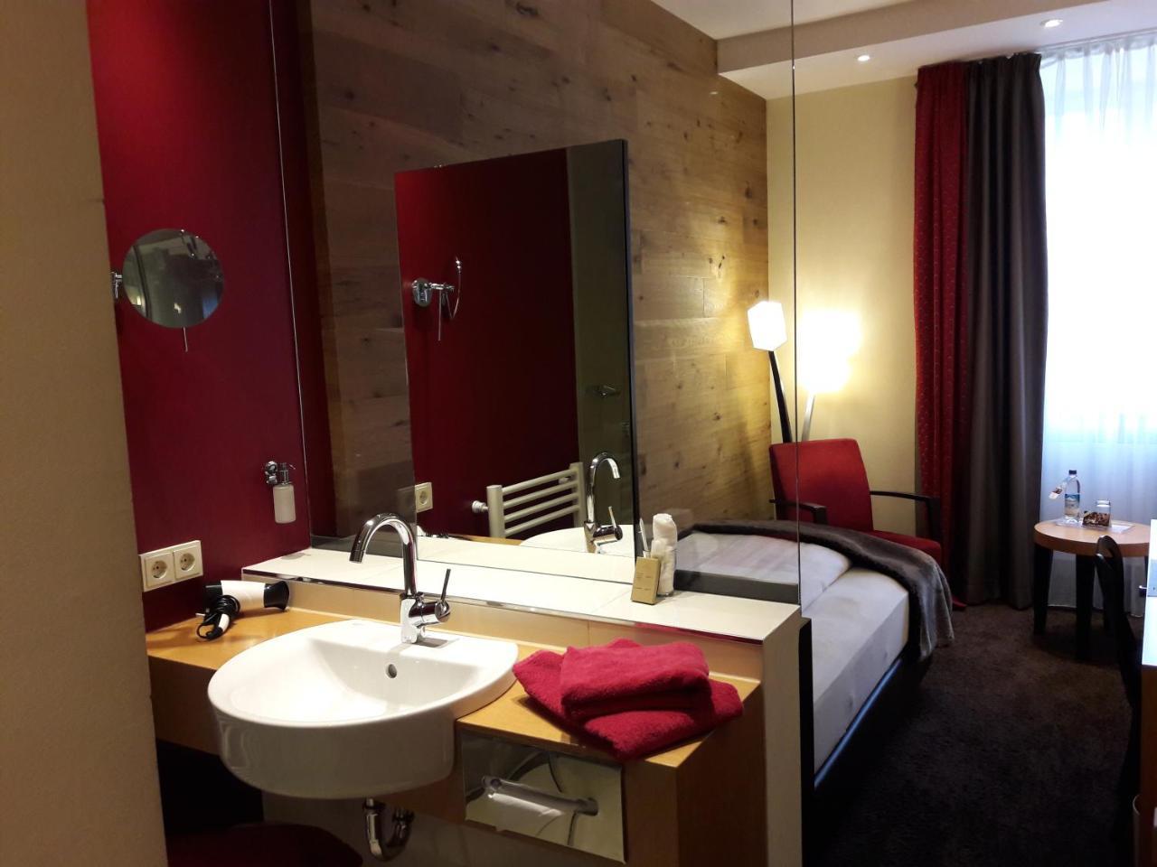 Hotel Post Бургхаузен Екстериор снимка